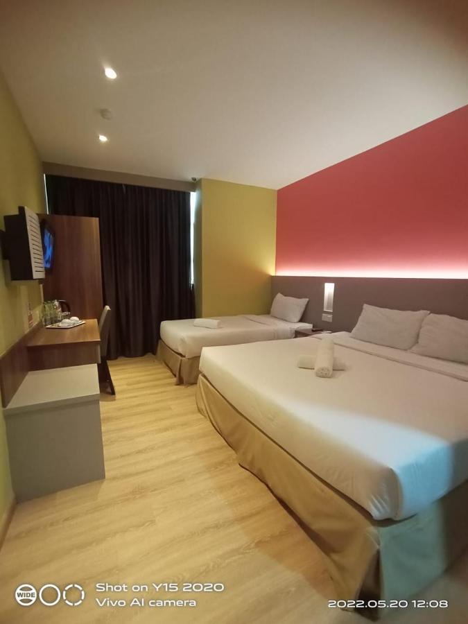 Yee Hotel Permas Jaya Johor Bahru Exterior foto